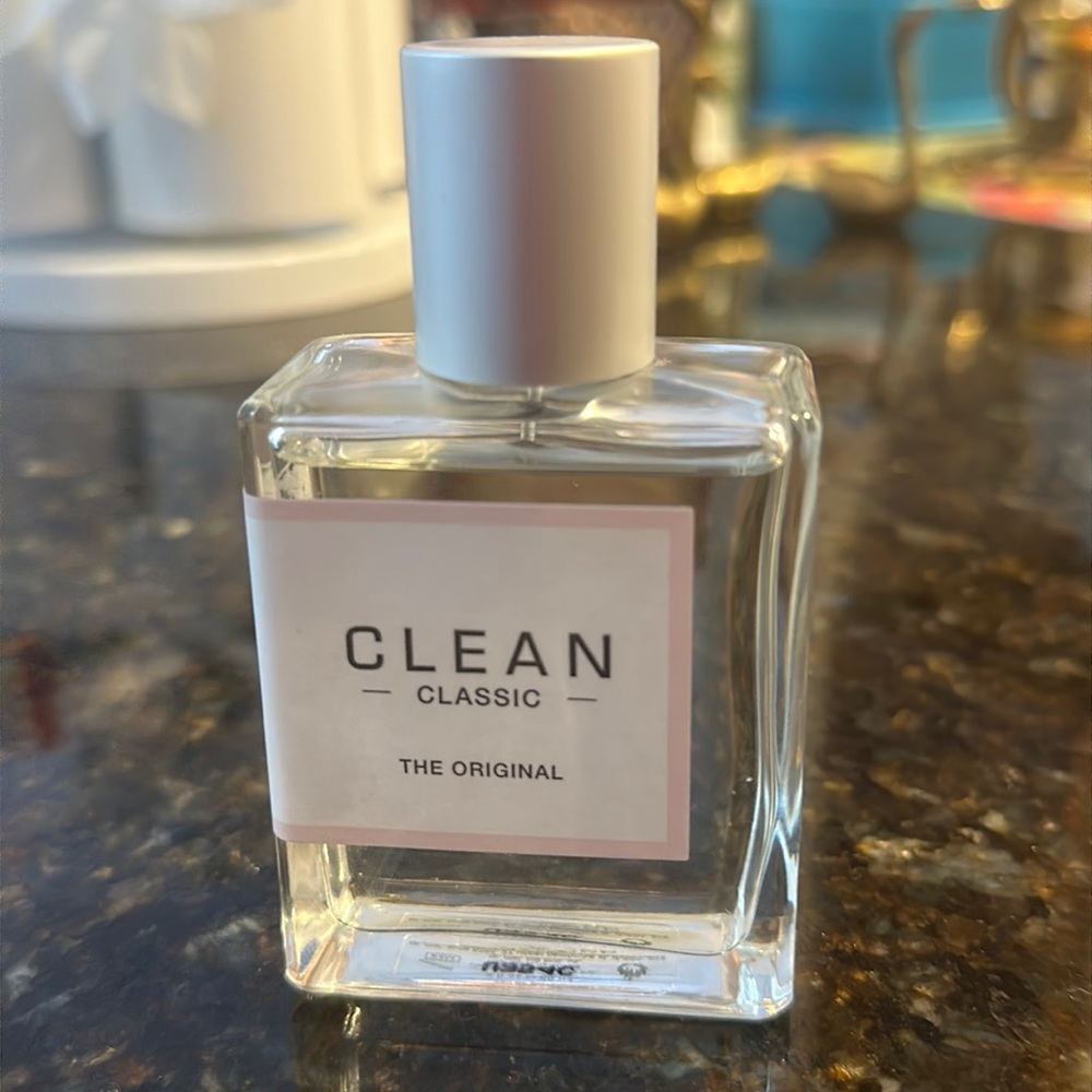 CLASSIC CLEAN ORIGINAL EAU DE PARFUM 2.0 oz/60 mL | ORIGINAL BOX NOT INCLUDED - Picture 5 of 5